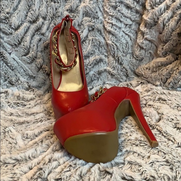 Red platforms - Picture 2 of 3